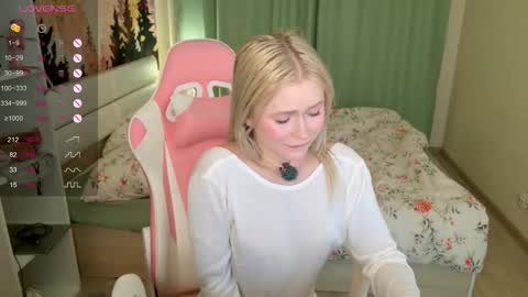 Snapshot of aleksalore chatting on 20, 10, 2025 Lexi online show from 20, 10, 2025