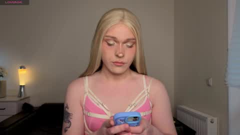 Snapshot of alena_dubai chatting on 14, 4, 2026 ALENA INDEPENDENT MODEL online show from 14, 4, 2026