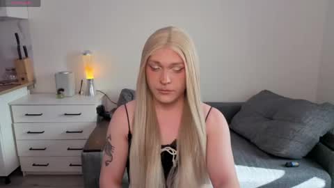 Snapshot of alena_dubai chatting on 22, 4, 2026 ALENA INDEPENDENT MODEL online show from 22, 4, 2026