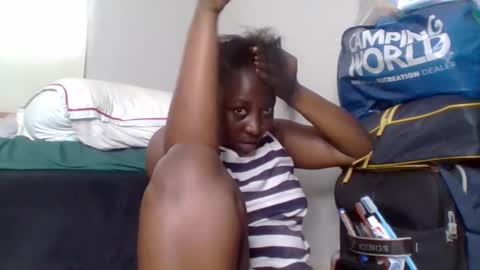 Snapshot of alesha_ chatting on 11, 11, 2025 Noreen Kennth and Emilly online show from 11, 11, 2025