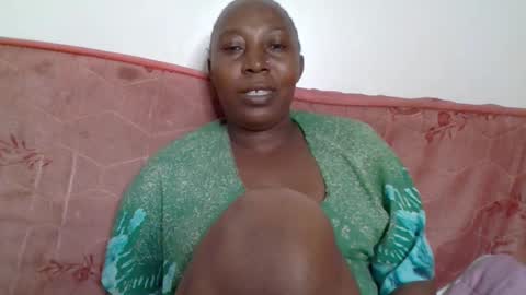 Snapshot of alesha_ chatting on 17, 11, 2025 Noreen Kennth and Emilly online show from 17, 11, 2025