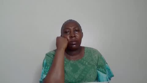 Snapshot of alesha_ chatting on 29, 11, 2025 Noreen Kennth and Emilly online show from 29, 11, 2025