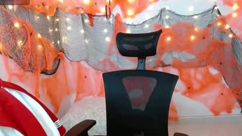 Alessandra Leblanc online show from 1, 10, 2025