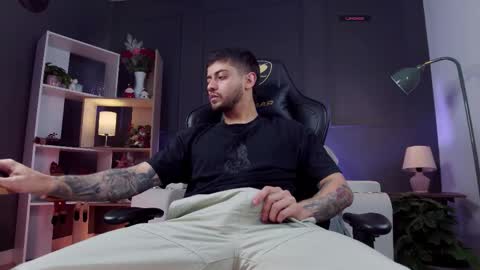 Snapshot of alessandro_duty chatting on 8, 1, 2026 Alessandro INDEPENDENT MODEL online show from 8, 1, 2026