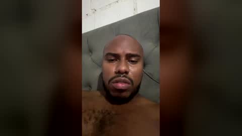 Snapshot of alessandro_hamed chatting on 5, 4, 2026 alessandro hamed online show from 5, 4, 2026