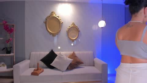 ALESSA ROMERO  online show from 30, 1, 2025