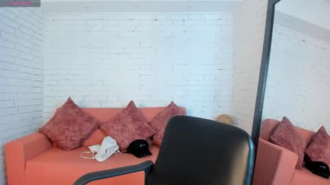 Alessia  Everyday From 0530 to 1430 Col Time online show from 27, 10, 2025