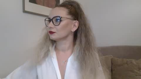 Snapshot of alessiacreed chatting on 6, 10, 2025 AlessiaCreed online show from 6, 10, 2025