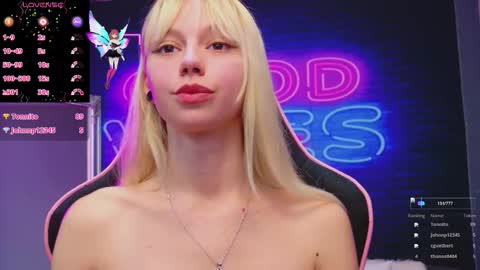 Snapshot of alessiacroft chatting on 3, 10, 2025 alessiacroft online show from 3, 10, 2025