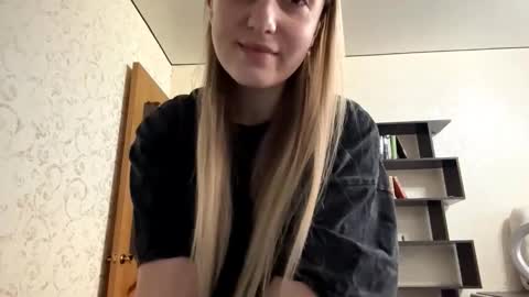 April online show from 15, 12, 2025