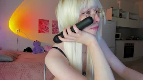 Snapshot of alettaevee chatting on 7, 6, 2026 alettaevee online show from 7, 6, 2026