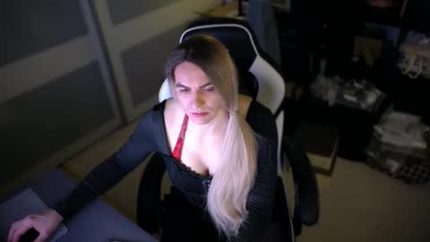 Snapshot of alevsandra87 chatting on 6, 4, 2026 Leyla Leg online show from 6, 4, 2026