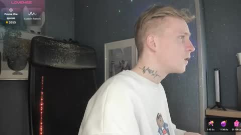 Snapshot of alex__sweet chatting on 28, 3, 2026 your Alex online show from 28, 3, 2026