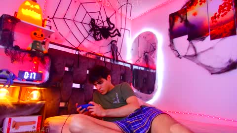 Snapshot of alex_and_fabian chatting on 30, 10, 2025 sneider online show from 30, 10, 2025