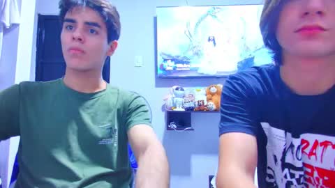 Snapshot of alex_and_fabian chatting on 15, 12, 2025 sneider online show from 15, 12, 2025