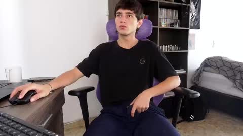 Snapshot of alex_connorr chatting on 3, 10, 2025 alex_connorr online show from 3, 10, 2025