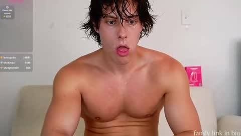 Snapshot of alex_islive chatting on 4, 4, 2026 Alex Stone online show from 4, 4, 2026