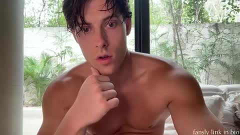 Snapshot of alex_islive chatting on 30, 5, 2026 Alex Stone online show from 30, 5, 2026
