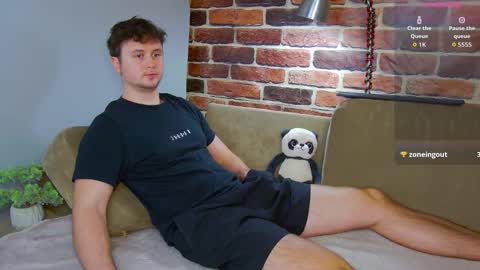 Snapshot of alex_onelove chatting on 14, 12, 2025 Alex online show from 14, 12, 2025