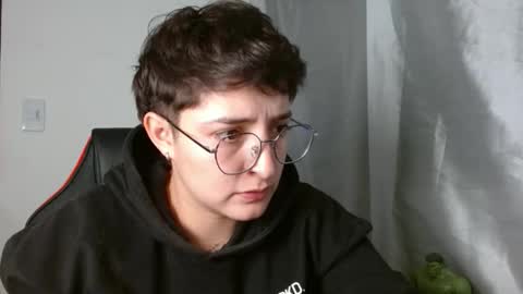 Snapshot of alex_parker07 chatting on 10, 4, 2026 Alex Parker online show from 10, 4, 2026