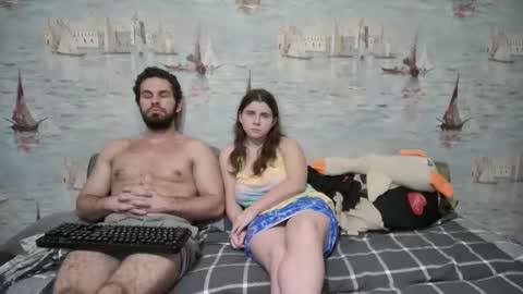 Alex and Sarah online show from 24, 11, 2025