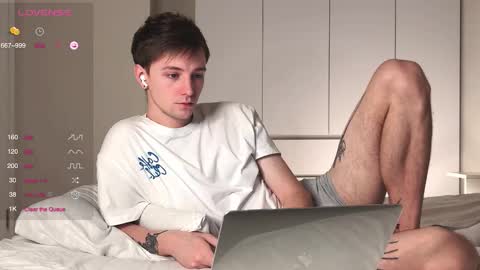 Snapshot of alex_schafer chatting on 17, 12, 2025 alex_schafer online show from 17, 12, 2025