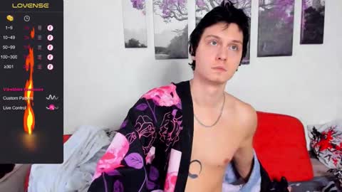 Snapshot of alex_wandhot chatting on 8, 11, 2025 Alex WandHot online show from 8, 11, 2025