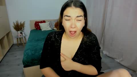 Snapshot of alexa_dolly chatting on 5, 12, 2025 Alexa online show from 5, 12, 2025