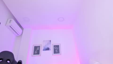 Snapshot of alexa_millers_ chatting on 3, 3, 2025 Alexa Millers online show from 3, 3, 2025