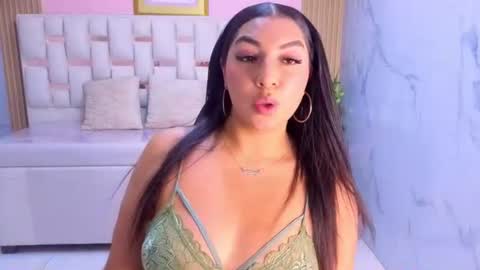 Snapshot of alexa_s1 chatting on 7, 7, 2026 Alexa online show from 7, 7, 2026