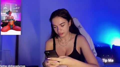 Snapshot of alexaaimee chatting on 19, 11, 2025 Alexa online show from 19, 11, 2025