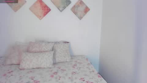 Alexandra Castillo online show from 5, 12, 2025