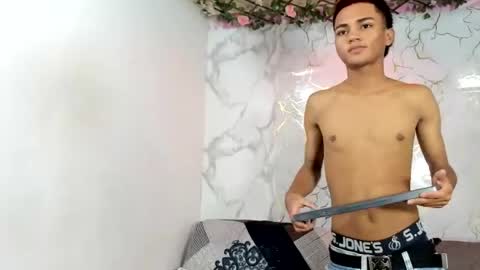 chicos hot online show from 8, 7, 2026