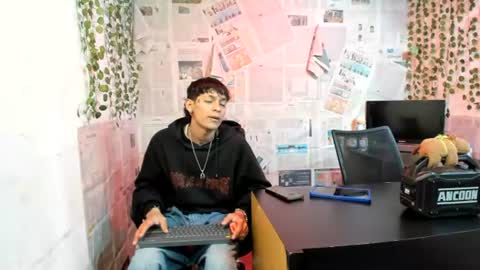 chicos hot online show from 18, 7, 2026