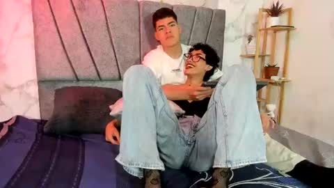 chicos hot online show from 28, 7, 2026
