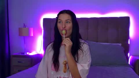 Snapshot of alexandrabloom chatting on 13, 11, 2025 AlexandraBloom online show from 13, 11, 2025