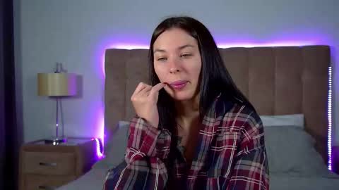 Snapshot of alexandrabloom chatting on 16, 11, 2025 AlexandraBloom online show from 16, 11, 2025