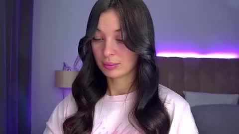 Snapshot of alexandrabloom chatting on 17, 11, 2025 AlexandraBloom online show from 17, 11, 2025