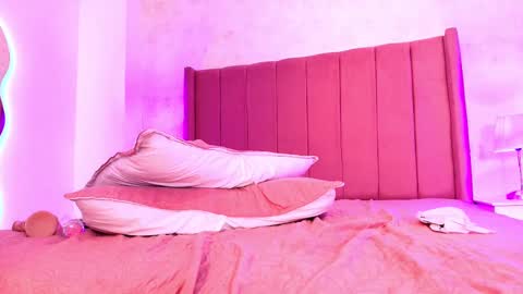 Snapshot of alexandralopez_ chatting on 5, 10, 2025 YENI online show from 5, 10, 2025