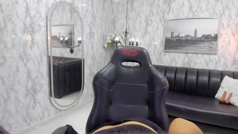 Alexandra Milff  online show from 7, 11, 2025