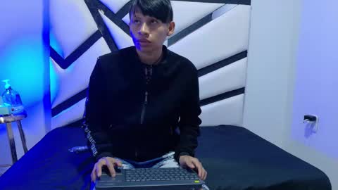 Alexandro online show from 4, 11, 2025