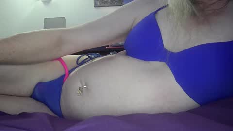 Snapshot of alexassts chatting on 7, 11, 2025 alexass online show from 7, 11, 2025