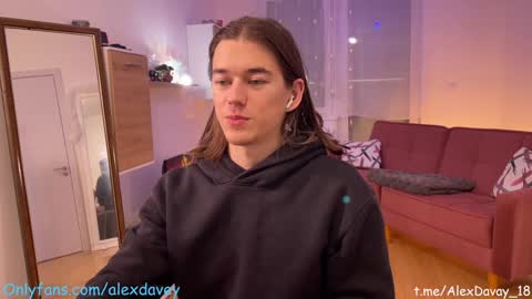 Snapshot of alexdavey chatting on 8, 1, 2025           online show from 8, 1, 2025