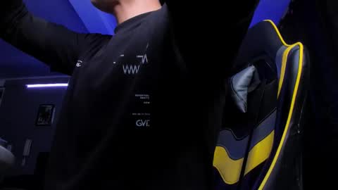 alexgiraldo__ online show from 23, 10, 2025