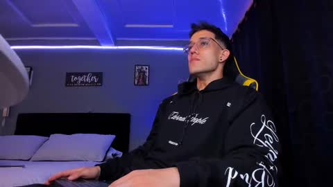 alexgiraldo__ online show from 2, 12, 2025