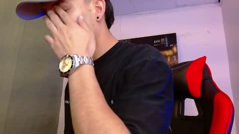 alexgiraldo__ online show from 17, 5, 2026