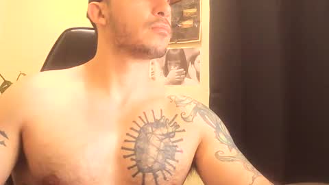 Snapshot of alexopenmind21 chatting on 4, 4, 2026 Alexxx online show from 4, 4, 2026