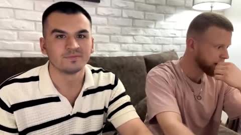 Snapshot of alexray20 chatting on 20, 4, 2026 Alex online show from 20, 4, 2026