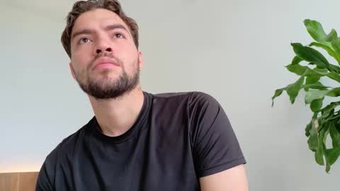 Snapshot of alextwunkk chatting on 4, 12, 2025 Alex online show from 4, 12, 2025