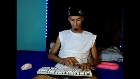 Snapshot of alexx_1214 chatting on 19, 10, 2025 Alexx online show from 19, 10, 2025